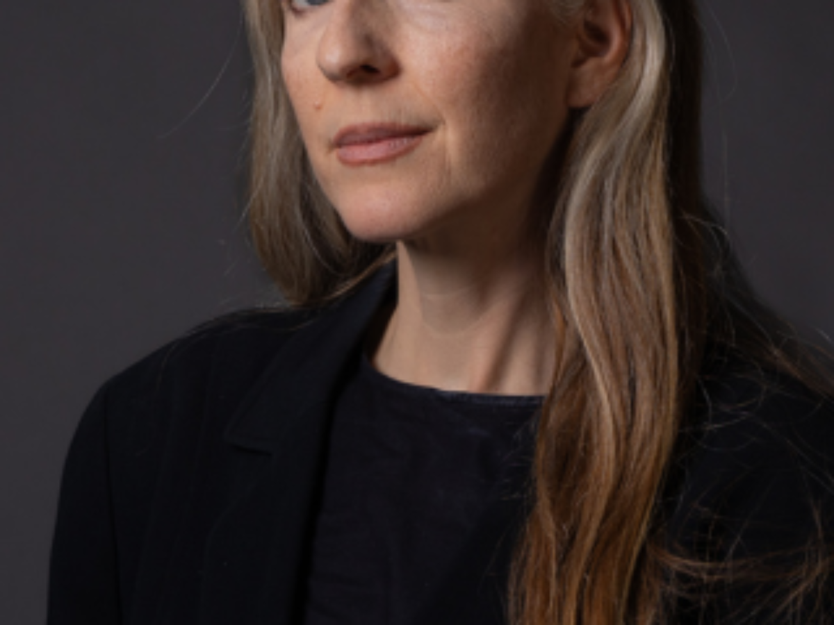 ANNETTE FELDER - Profesora de Negocios de Moda - The Miami School of  Fashion \u0026 Design, image size:1200x900